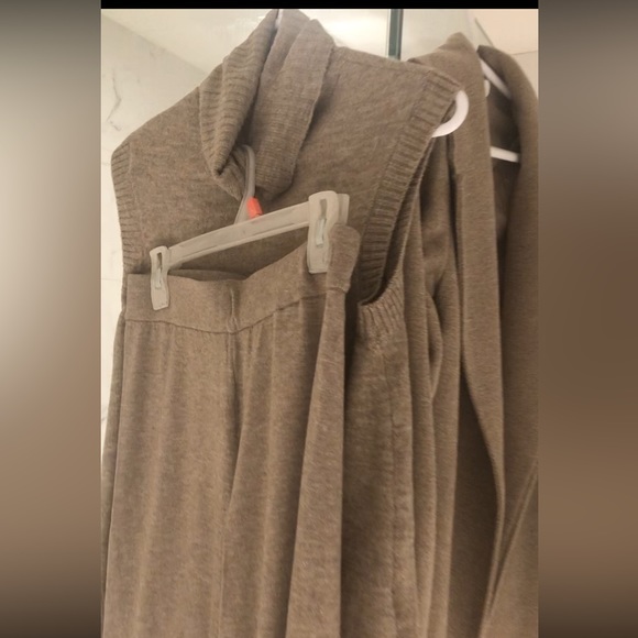 Set . If you get coat . Scarf is free. - Picture 5 of 14